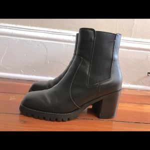 UO Leather Chucky Heel Chelsea Boot